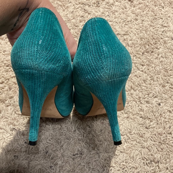 Cute heels. - Picture 4 of 8